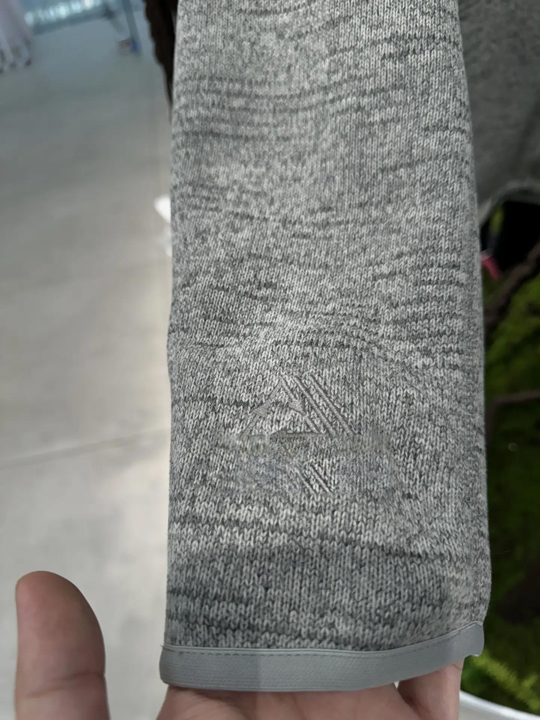 安踏Polartec抓绒衣：冬季保暖首选，高性价比之选